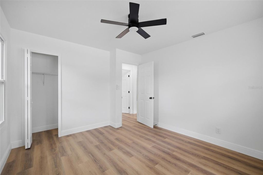 Image 25 of property listing at 2102 E HOWELL STREET, Tampa, FL 33610