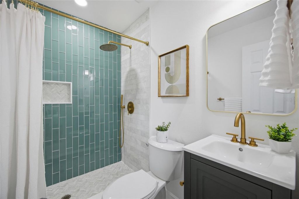 Image 28 of property listing at 2102 E HOWELL STREET, Tampa, FL 33610