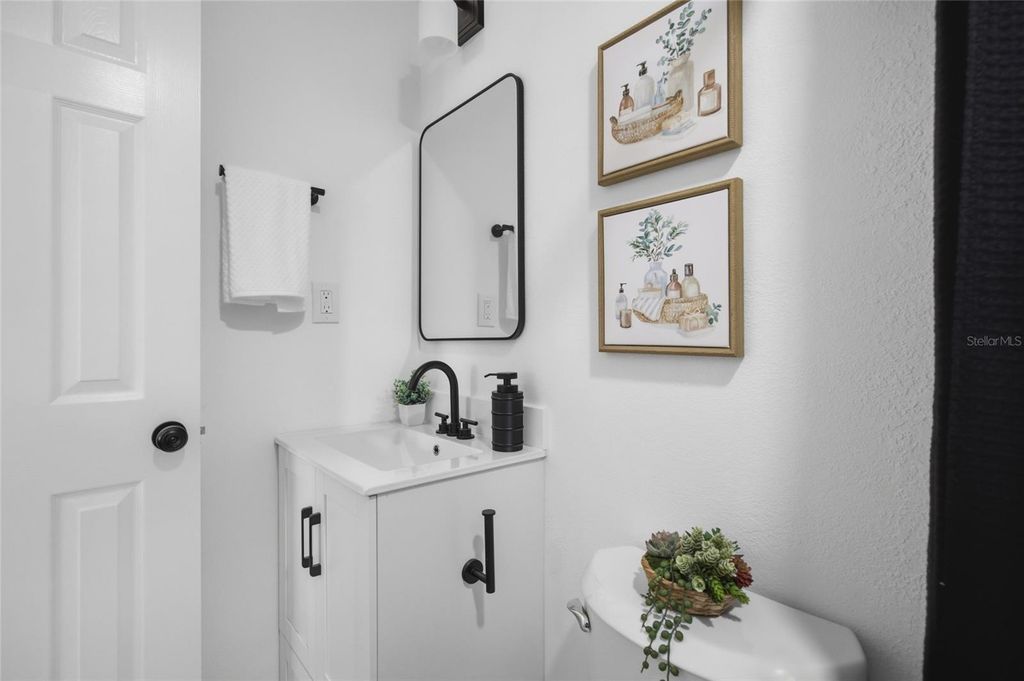Image 31 of property listing at 2102 E HOWELL STREET, Tampa, FL 33610