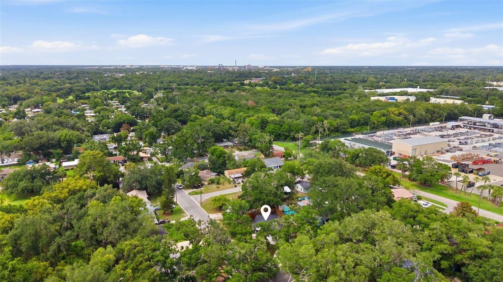Image 37 of property listing at 2102 E HOWELL STREET, Tampa, FL 33610