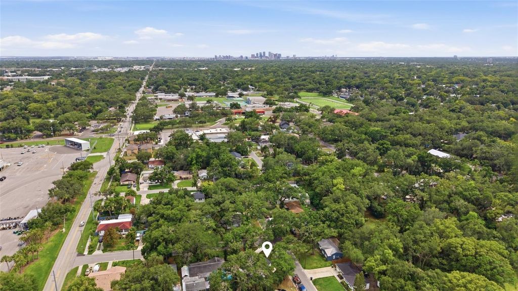 Image 38 of property listing at 2102 E HOWELL STREET, Tampa, FL 33610