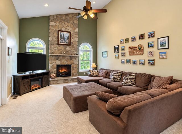 7915 RICHLANDTOWN RD, Quakertown, PA 18951