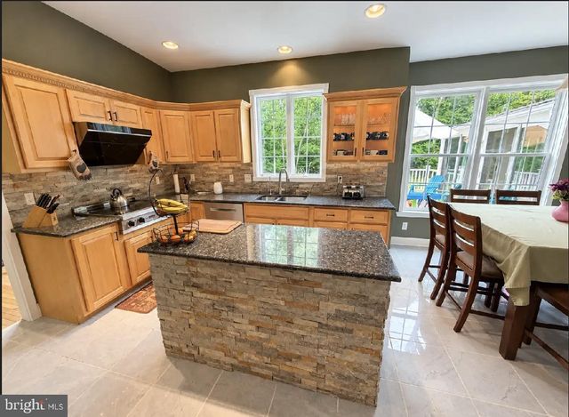 7915 RICHLANDTOWN RD, Quakertown, PA 18951