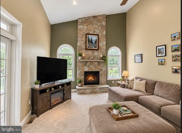 7915 RICHLANDTOWN RD, Quakertown, PA 18951