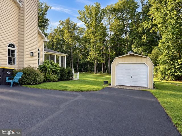 7915 RICHLANDTOWN RD, Quakertown, PA 18951