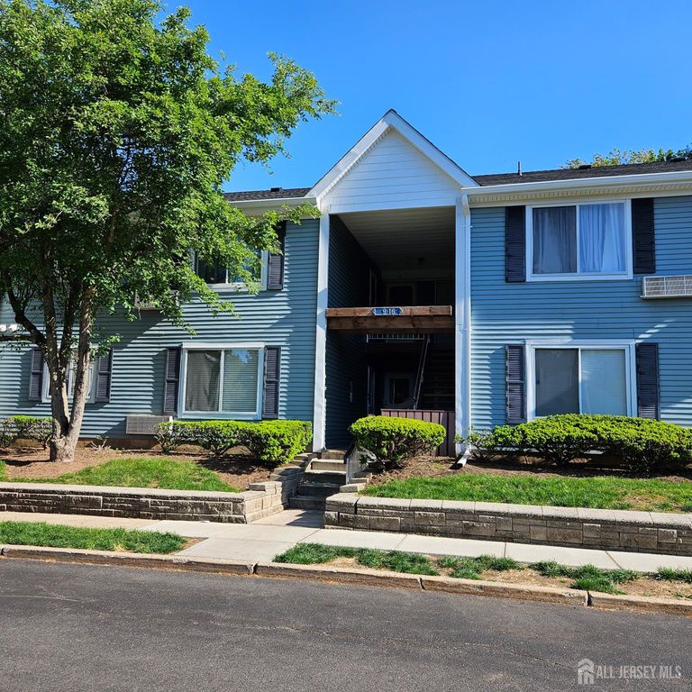 15 Norwich Place, Franklin, NJ 08873