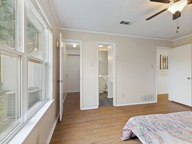 9960 Runnymeade Place, Fort Worth, TX 76108