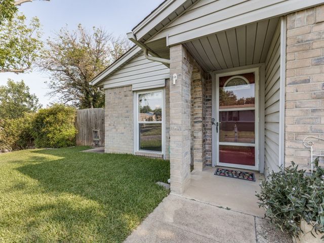 9960 Runnymeade Place, Fort Worth, TX 76108