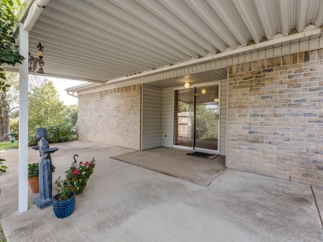 9960 Runnymeade Place, Fort Worth, TX 76108