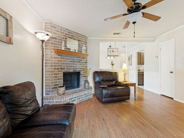 9960 Runnymeade Place, Fort Worth, TX 76108