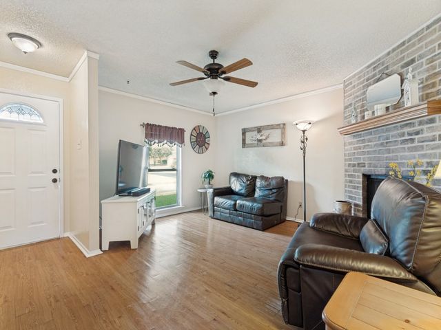 9960 Runnymeade Place, Fort Worth, TX 76108