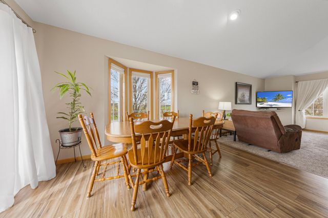 2101 Red Tail Lane, North Mankato, MN 56003