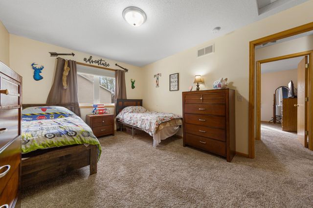 2101 Red Tail Lane, North Mankato, MN 56003