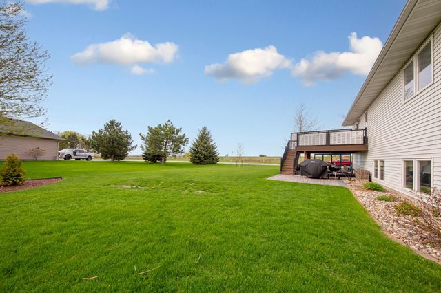 2101 Red Tail Lane, North Mankato, MN 56003