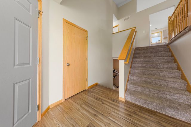 2101 Red Tail Lane, North Mankato, MN 56003
