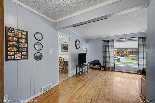 13085 Orchard Road, Southgate, MI 48195