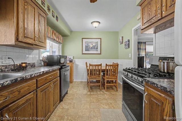 13085 Orchard Road, Southgate, MI 48195