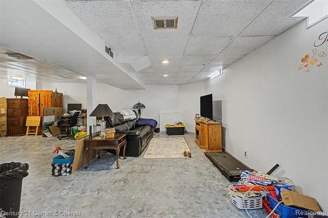 13085 Orchard Road, Southgate, MI 48195