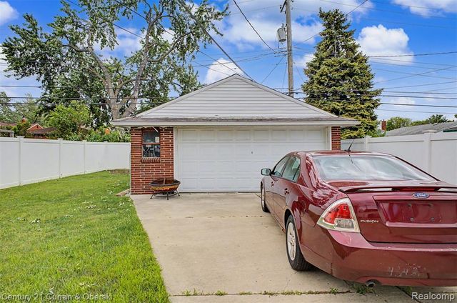 13085 Orchard Road, Southgate, MI 48195