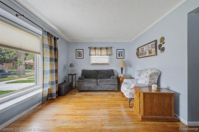 13085 Orchard Road, Southgate, MI 48195