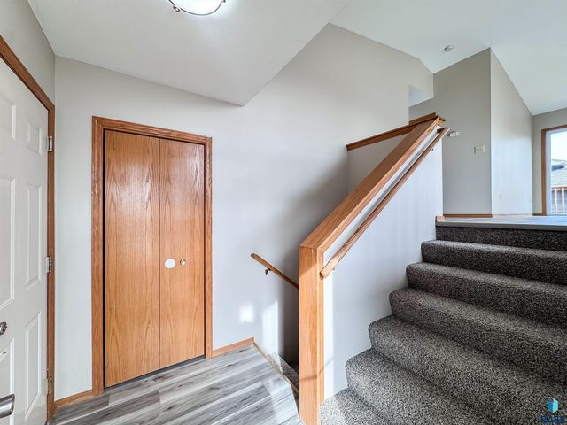 6320 W 66th St Street, Sioux Falls, SD 57106