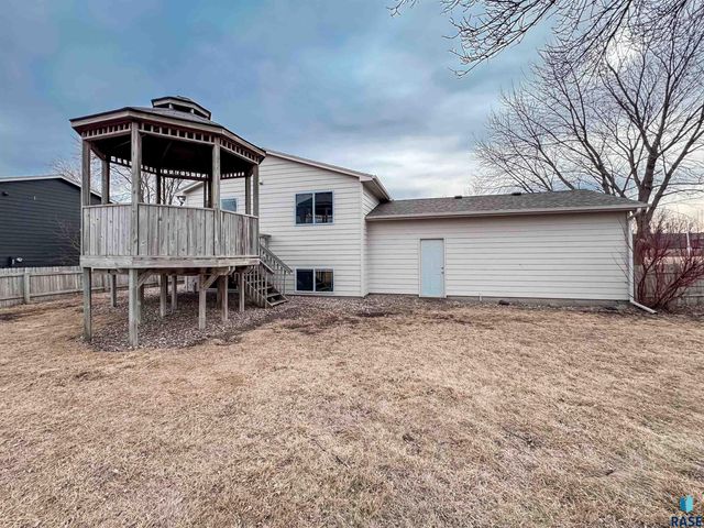 6320 W 66th St Street, Sioux Falls, SD 57106