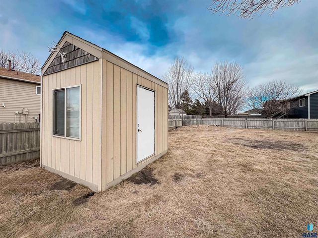 6320 W 66th St Street, Sioux Falls, SD 57106