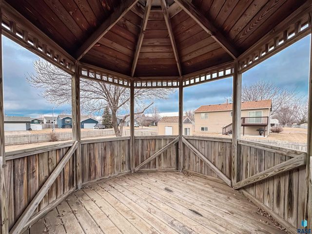 6320 W 66th St Street, Sioux Falls, SD 57106