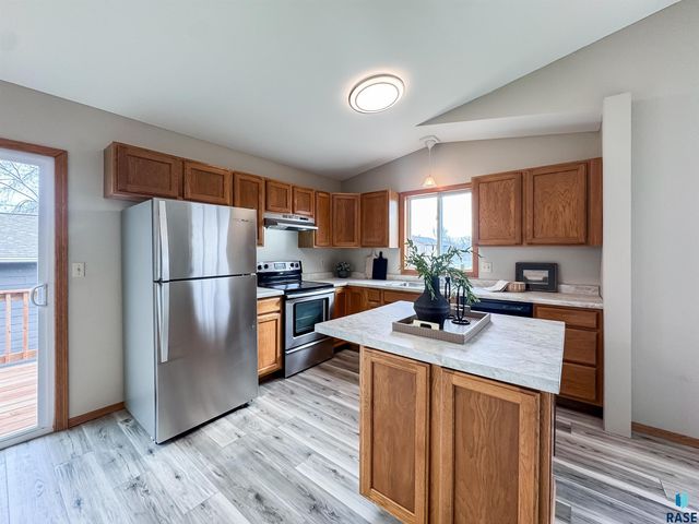 6320 W 66th St Street, Sioux Falls, SD 57106