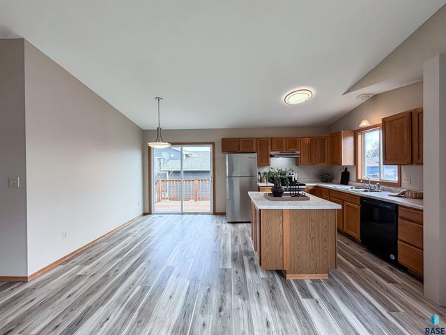 6320 W 66th St Street, Sioux Falls, SD 57106