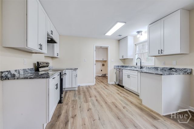 225 Wallace Circle, Bloomingdale, GA 31302