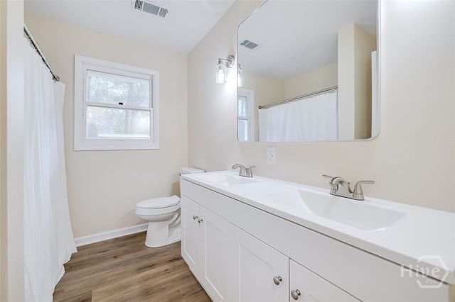 225 Wallace Circle, Bloomingdale, GA 31302