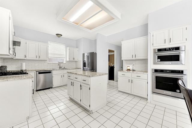 8506 Manchester Drive, Rowlett, TX 75089