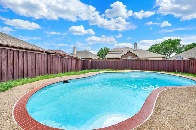 8506 Manchester Drive, Rowlett, TX 75089