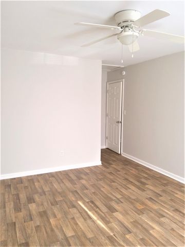 137 Susan Drive B, Summerville, SC 29485