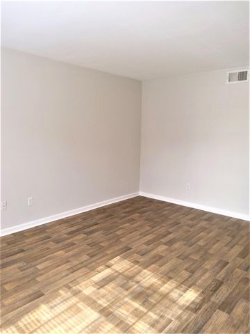 137 Susan Drive B, Summerville, SC 29485