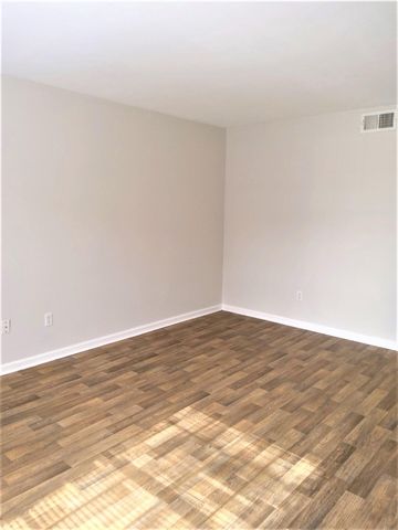 137 Susan Drive B, Summerville, SC 29485