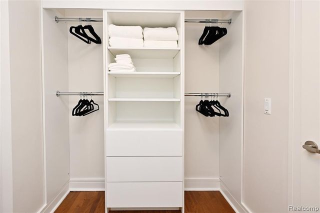 411 S Old Woodward Avenue Unit 911, Birmingham, MI 48009