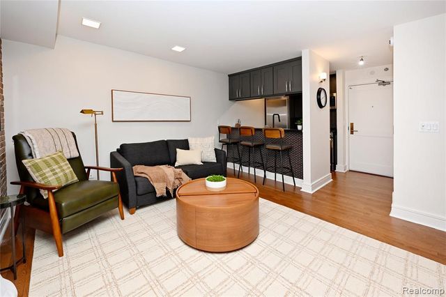 411 S Old Woodward Avenue Unit 911, Birmingham, MI 48009