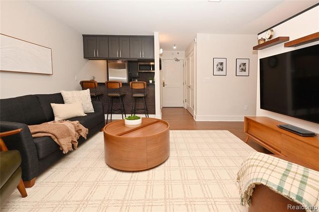 411 S Old Woodward Avenue Unit 911, Birmingham, MI 48009