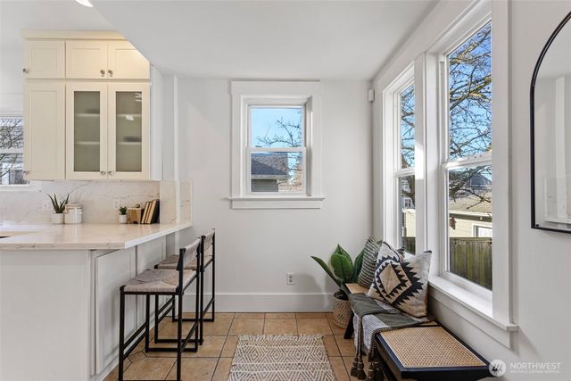 106 NE 59th Street, Seattle, WA 98105