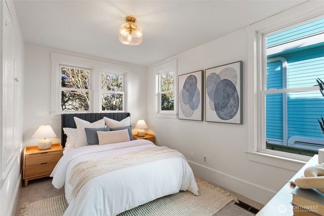 106 NE 59th Street, Seattle, WA 98105