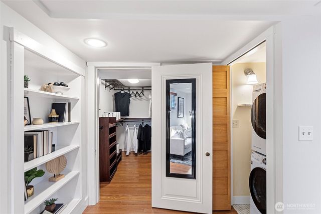 106 NE 59th Street, Seattle, WA 98105