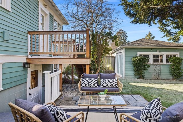 106 NE 59th Street, Seattle, WA 98105