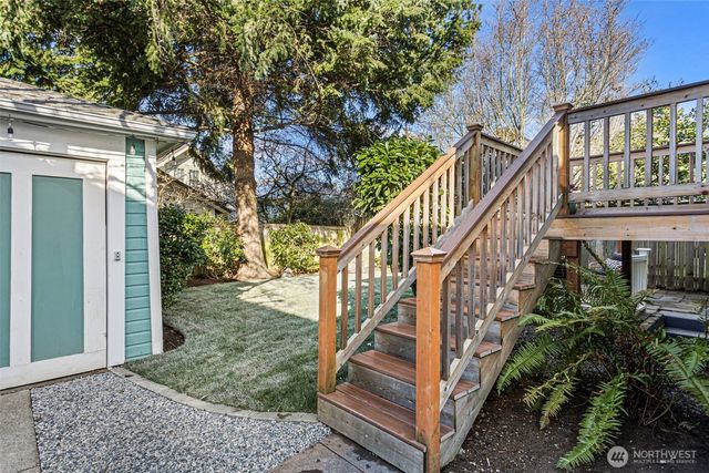 106 NE 59th Street, Seattle, WA 98105