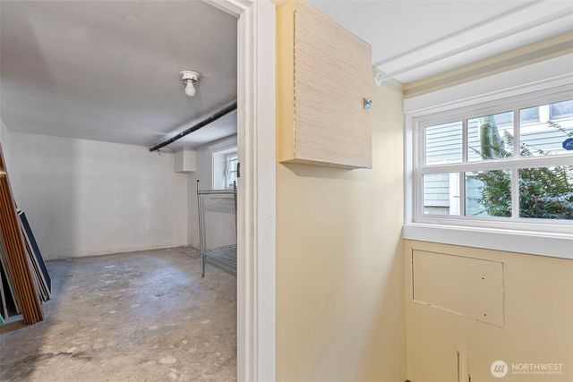 106 NE 59th Street, Seattle, WA 98105