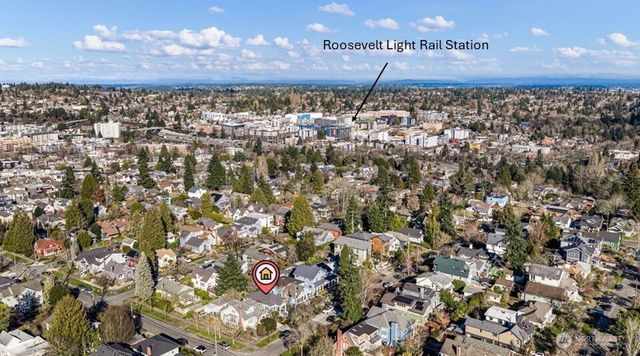 106 NE 59th Street, Seattle, WA 98105