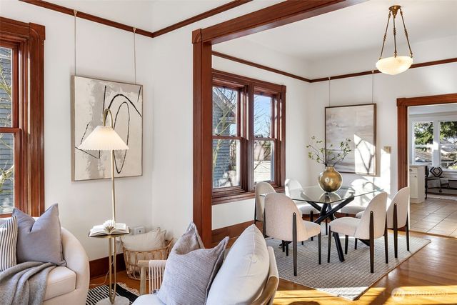 106 NE 59th Street, Seattle, WA 98105