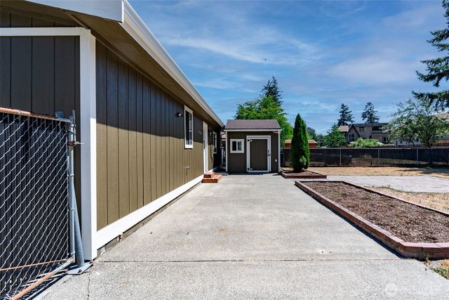 6703 5th Way SE, Lacey, WA 98503