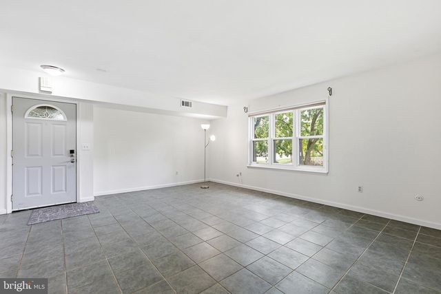 1701 SARATOGA CT, Allentown, PA 18104